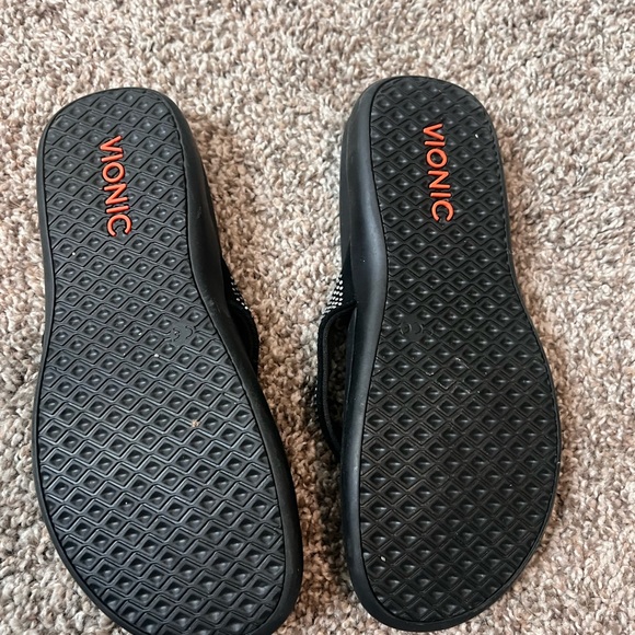 Vionic Women Sandals - Picture 4 of 5